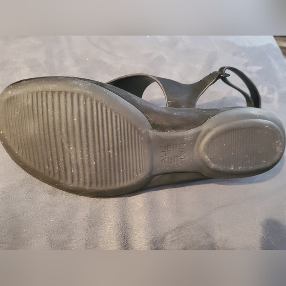Naturalizer Gen Z size 7W Black Sandals - Picture 3 of 5